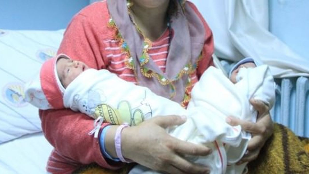 İşte yılın ilk ikiz bebekleri