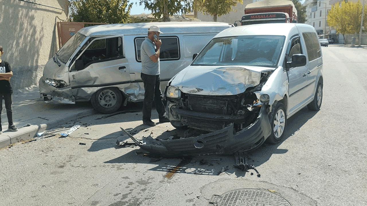 Konya'da korkutan kaza: İki kişi yaralandı