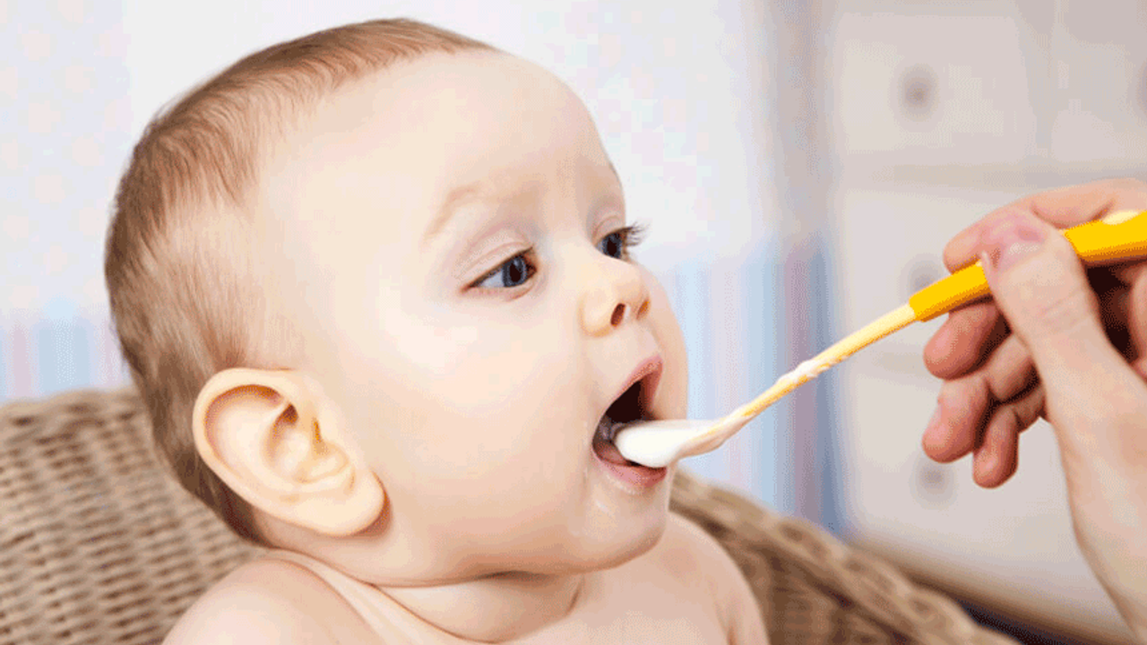 6 aylık çocuğa ek gıda olarak ne verilir?
