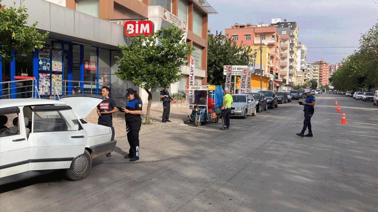 Adana'da kumar ve narkotik baskını