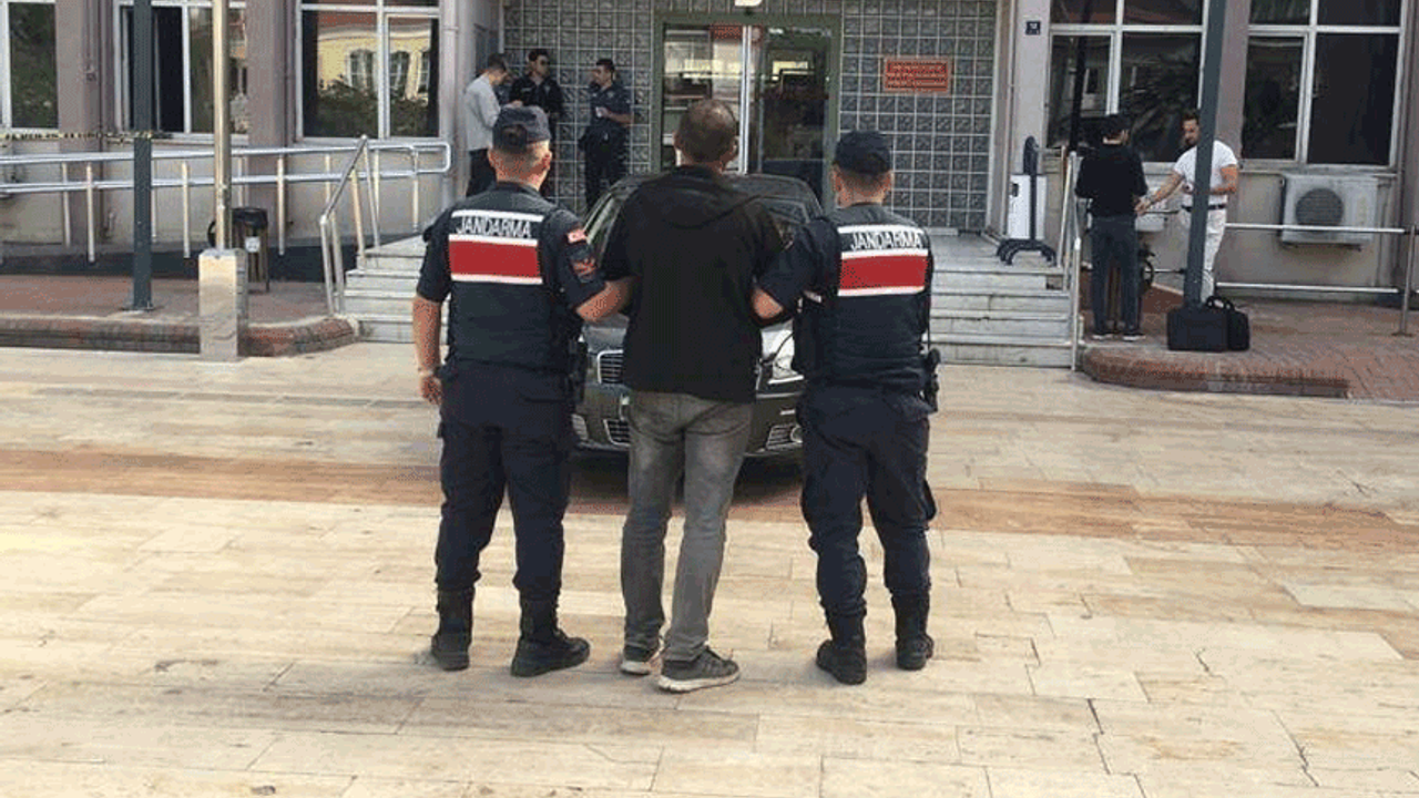 Aydın'da çatıya saklanan hırsız suçüstü yakalandı