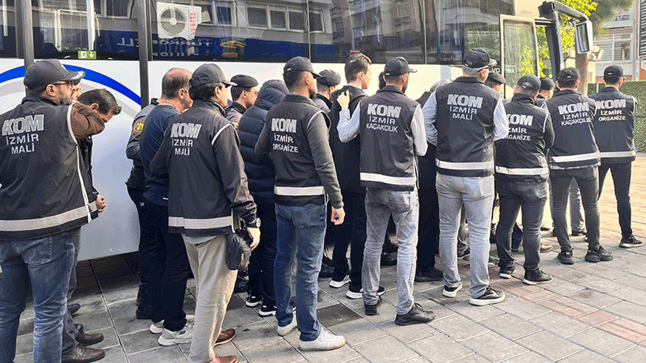 İzmir'de kıskaç operasyonu: 28 tutuklu