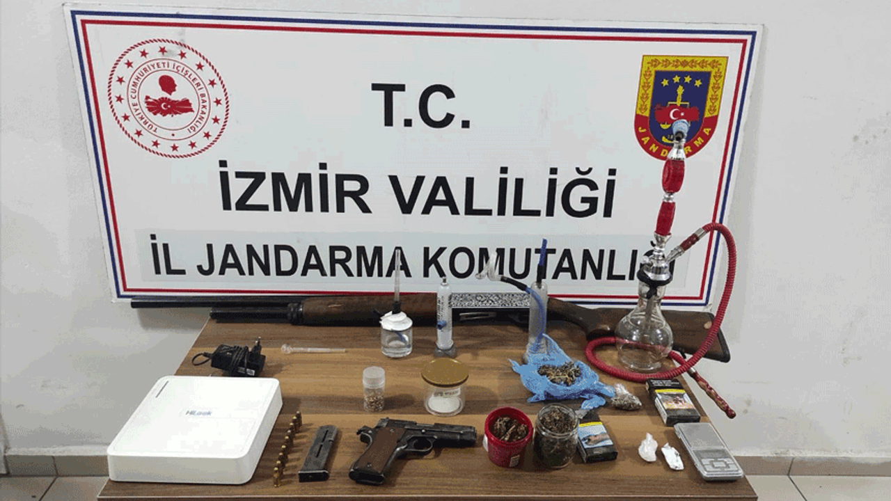 İzmir'in ilçelerinde zehir baskınları: 89 gözaltı