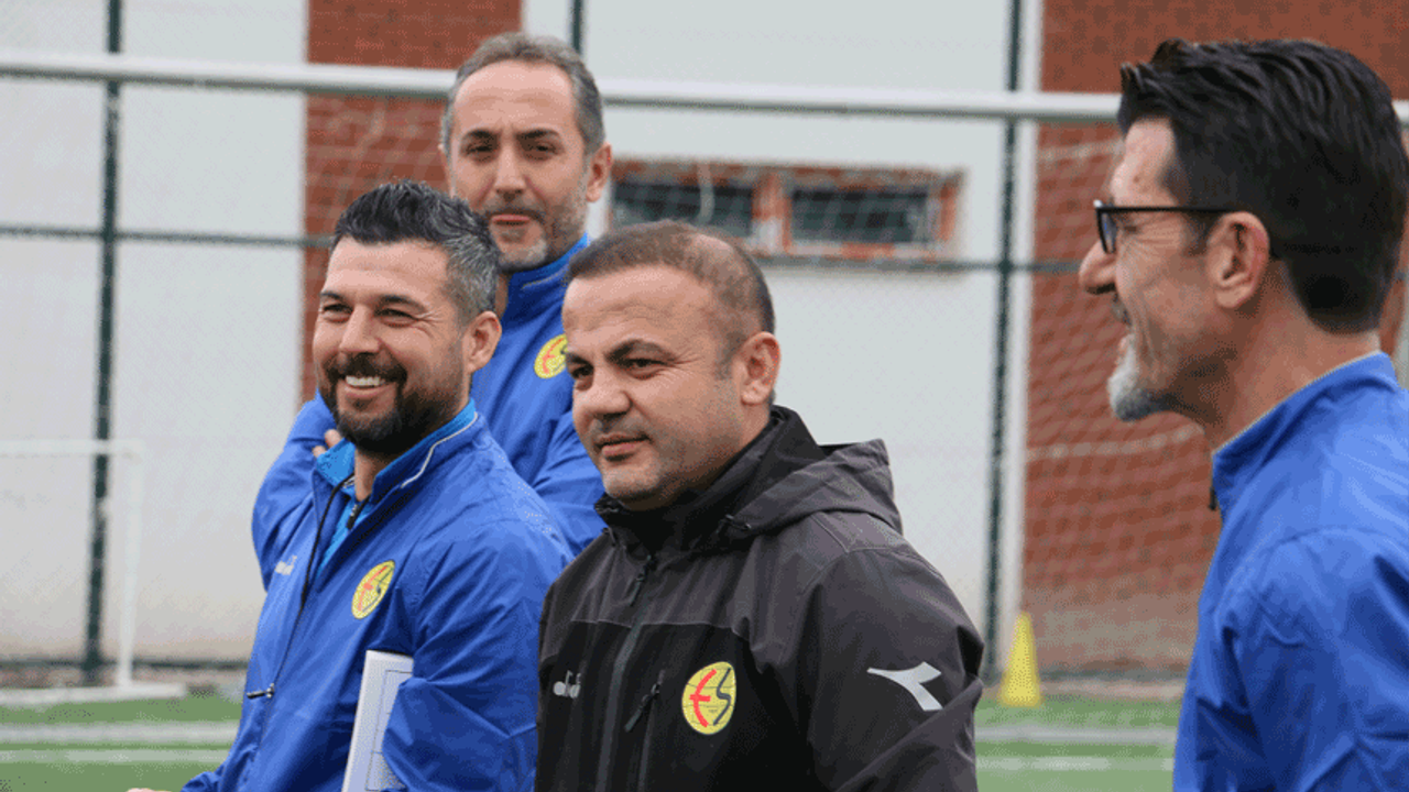 Eskişehirspor'da teknik ekibin bekleyişi devam ediyor