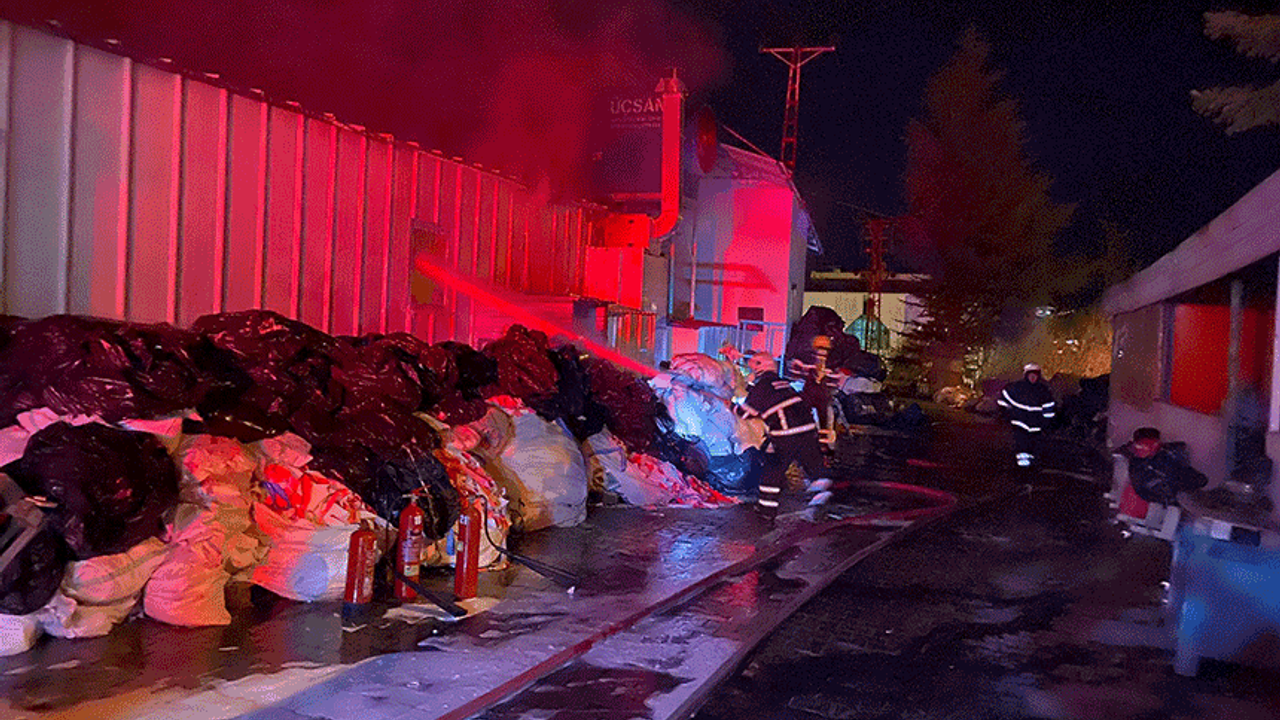 Bilecik'te fabrika yangını: İşçiler tahliye edildi