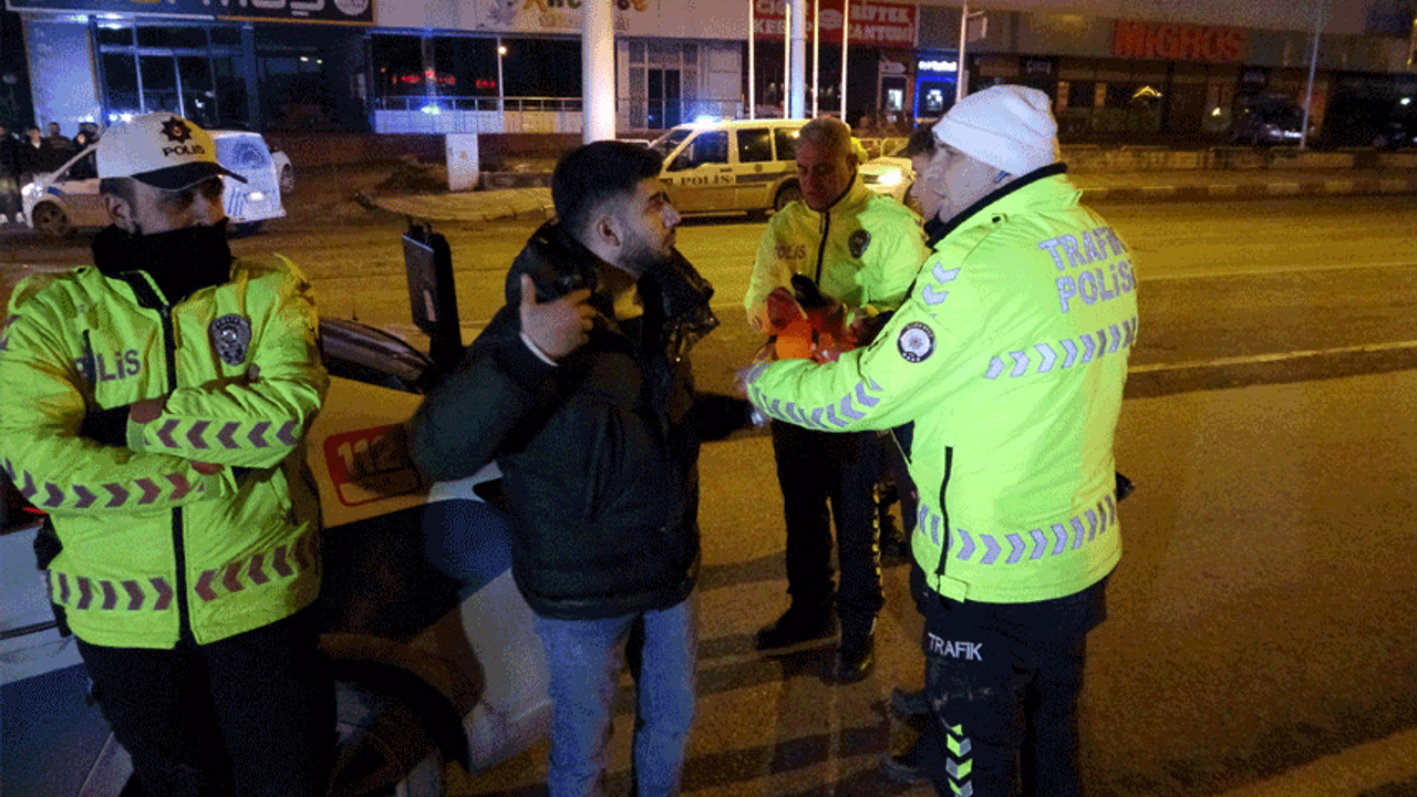 Malatya'da polisten kaçan ehliyetsiz sürücü kaza yaptı