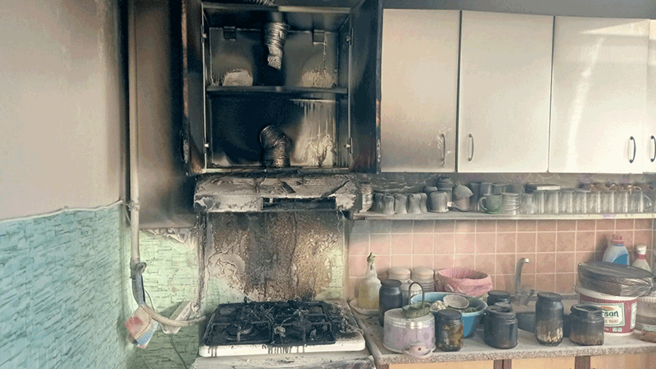 Zonguldak'ta evin mutfağı küle döndü