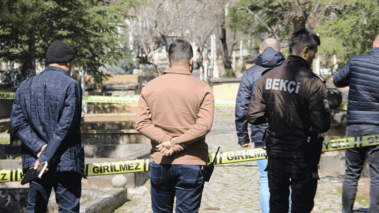 Kayseri'de mezarlıkta dehşet: 4 aylık cenin bulundu!