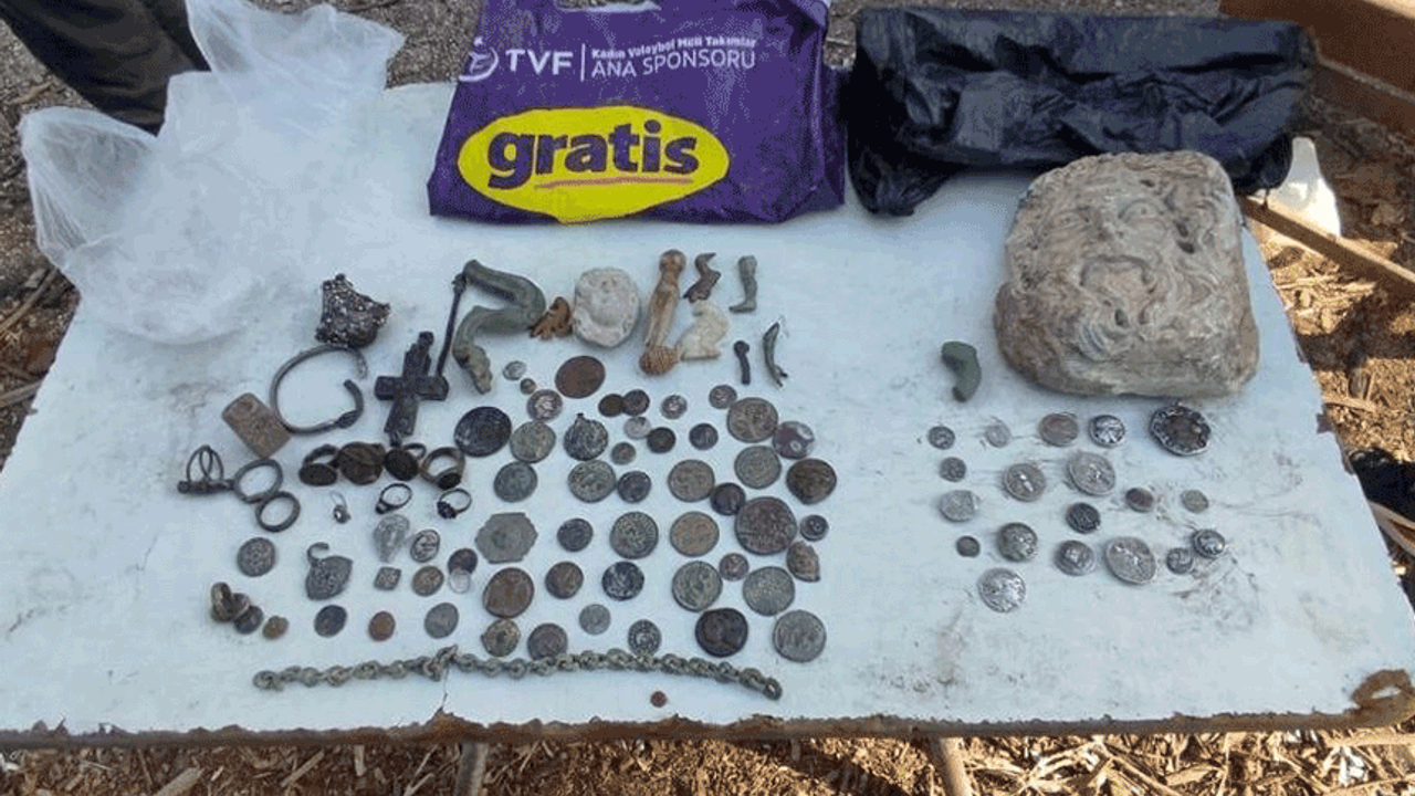Adana'da kaçakçılık operasyonu: 18 gözaltı