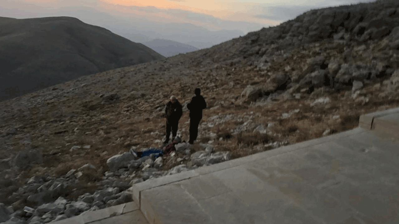 Adıyaman'da bir turist Nemrut Dağı merdivenlerden düştü