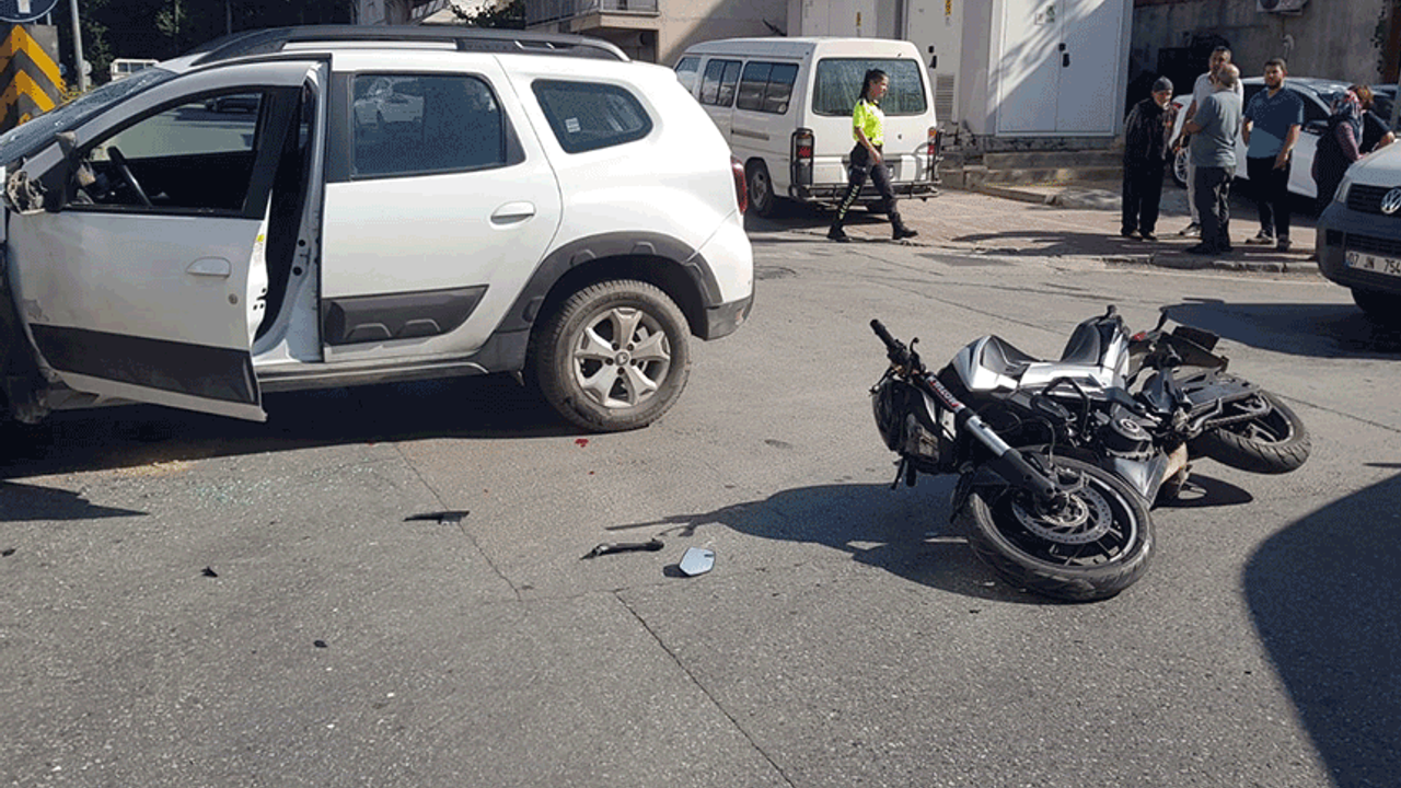 Antalya'da otomobille motosiklet çarpıştı: 1 yaralı