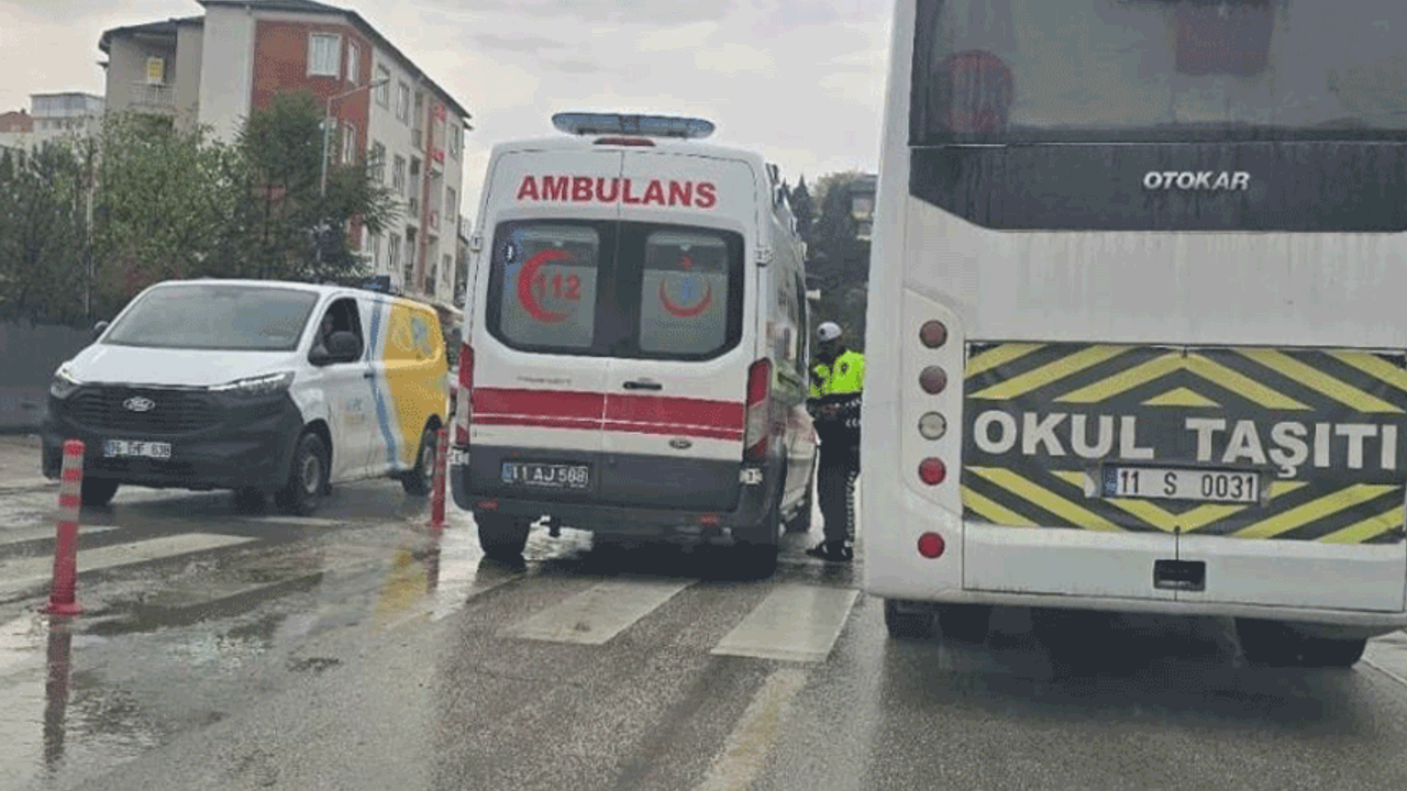 Bilecik'te kamyonet motosiklete çaprtı: 1 yaralı