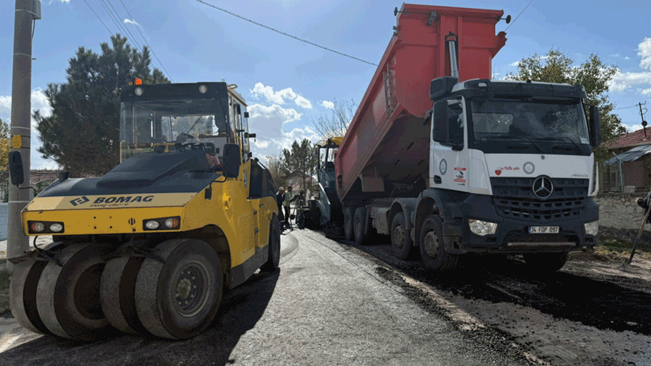 Büyükşehir'den kırsal ilçelere yol yatırımı