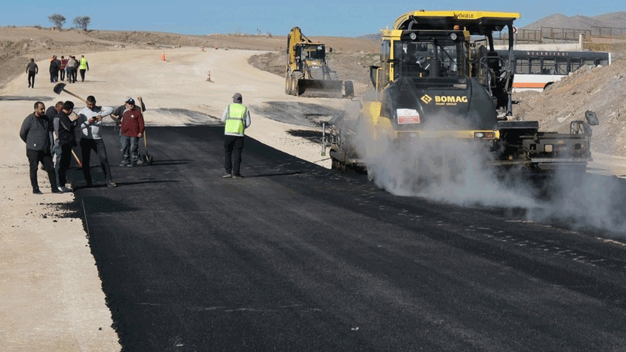 Dökmeci: Sivrihisar’ın her mahallesine hizmet götürüyoruz