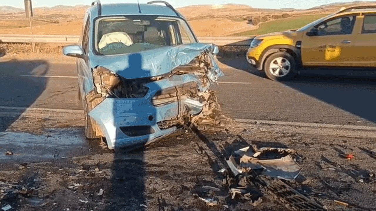 Elazığ'da iki hafif ticari otomobil çarpıştı: 1 yaralı