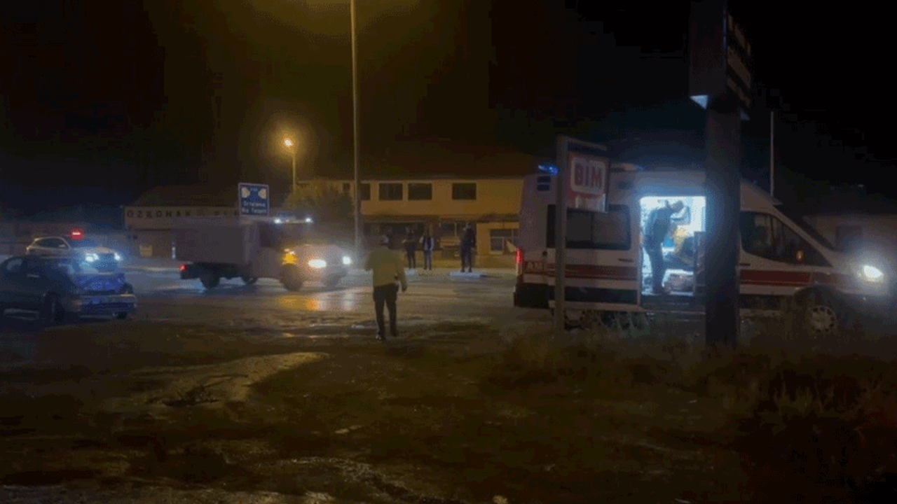 Erzincan’da yolcu otobüsü ile otomobil çarpıştı: 1 yaralı