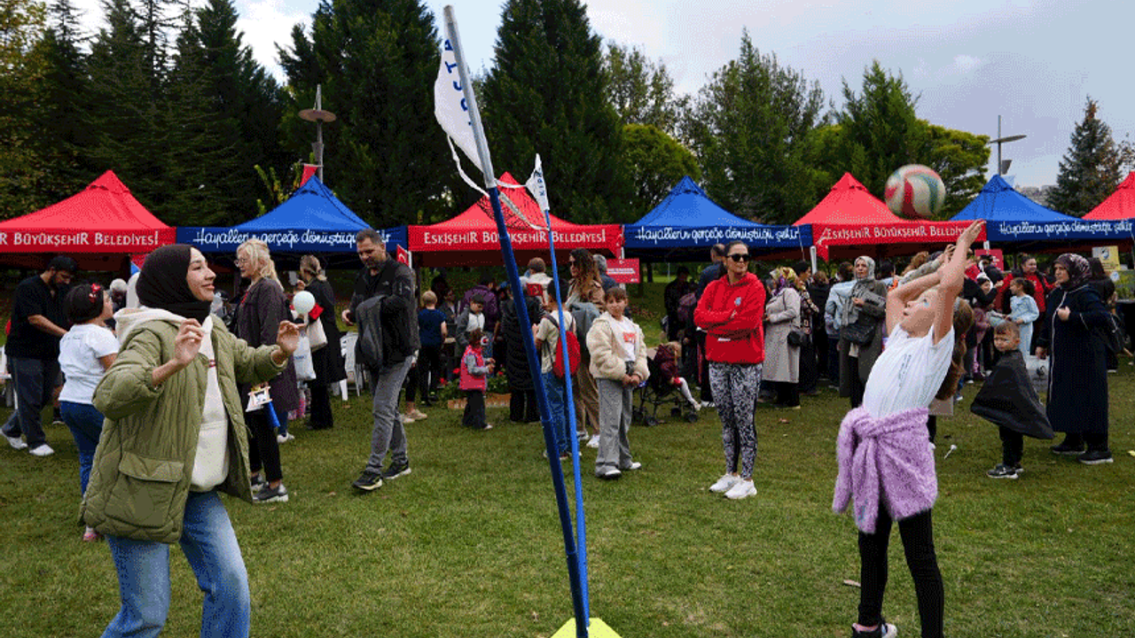 Eskişehirliler Cumhuriyet coşkusunu Kentpark'ta yaşadı