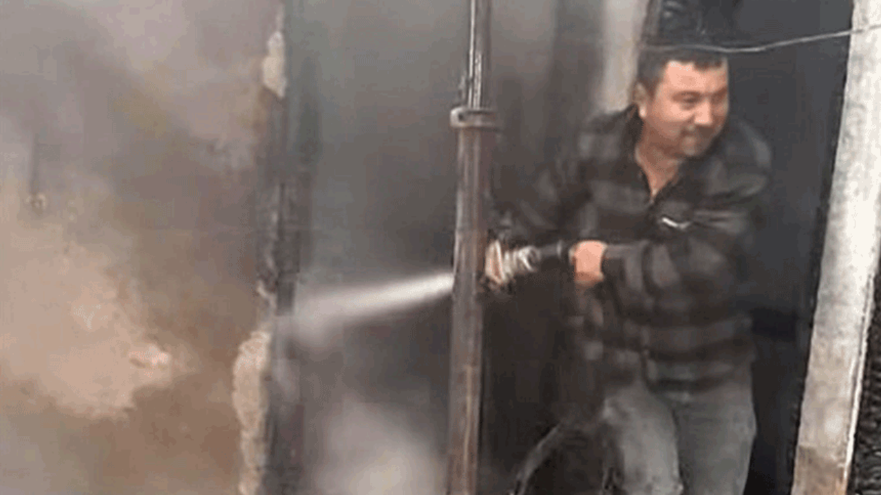 Giresun'da cami ile eve yıldırım isabet etti