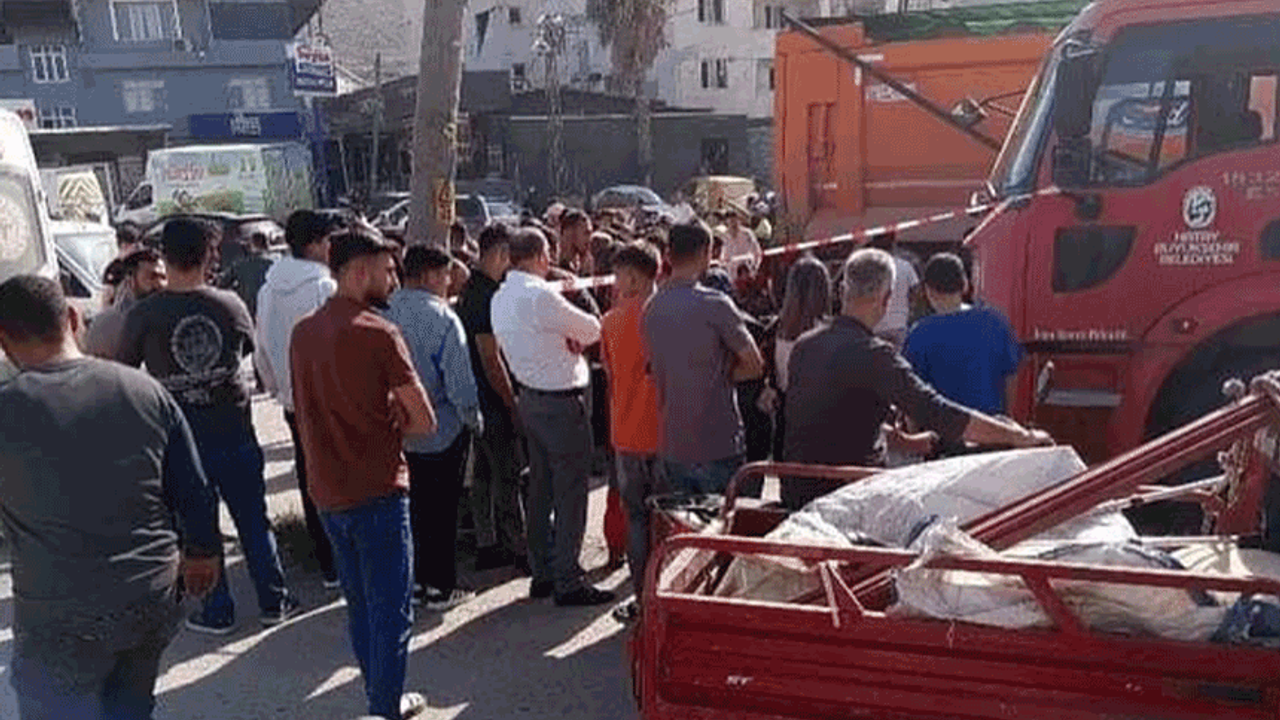 Hatay'da yolun karşısına geçerken kamyonun altında ezilen 71 yaşındaki adam öldü