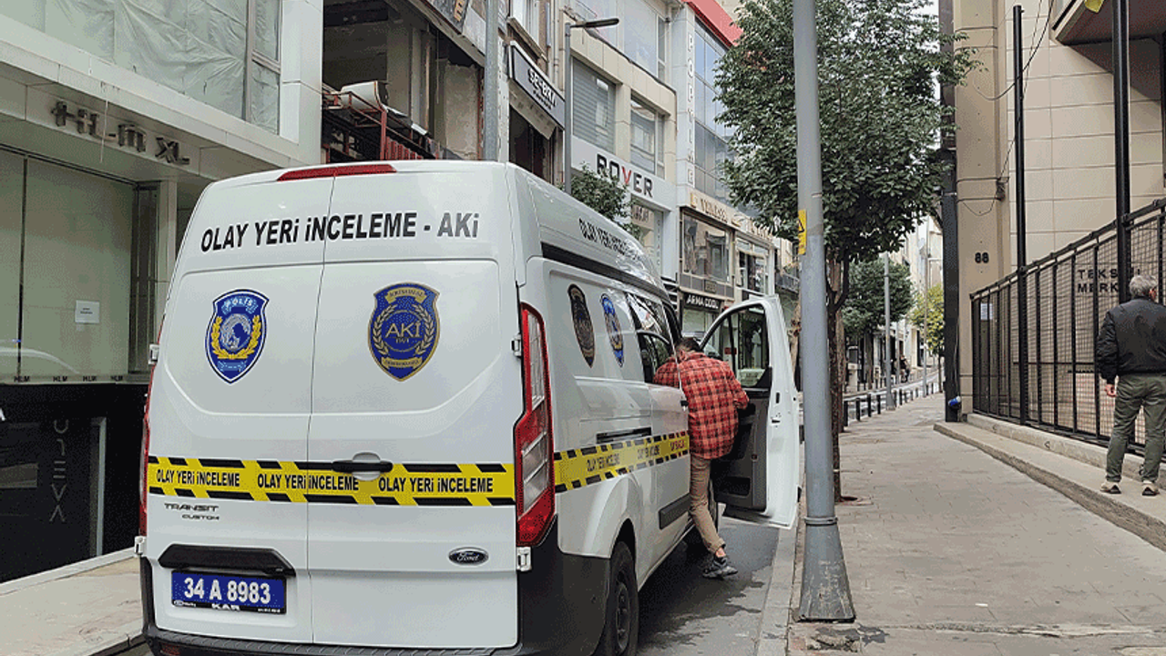 İstanbul'da 4 katlı binada yangın çıktı: 1 ölü