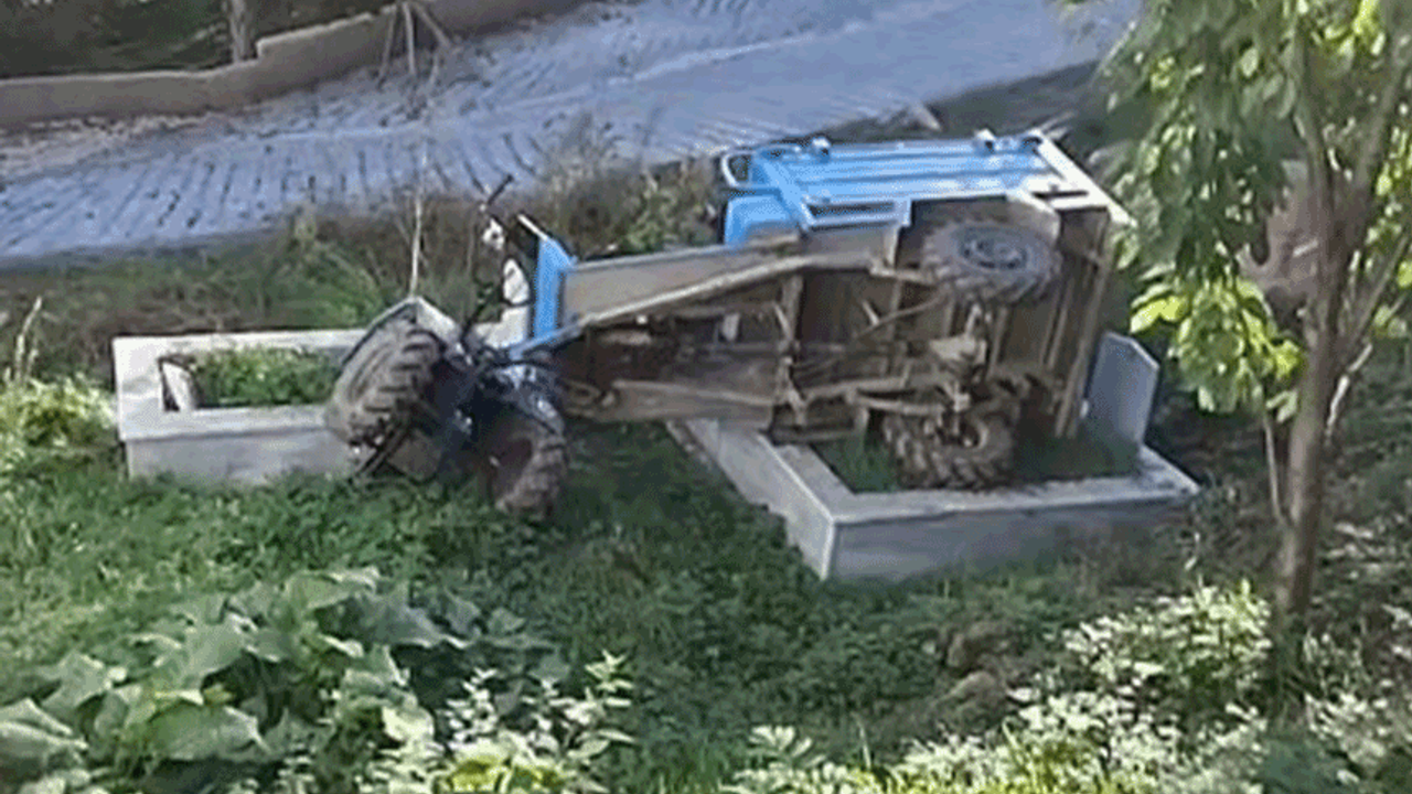 Kastamonu’da devrilen patpatın altında kalan sürücü yaralandı