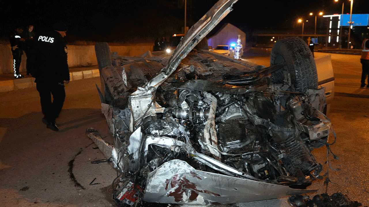 Kırıkkale'de takla atan otomobil hurdaya döndü: 2 yaralı