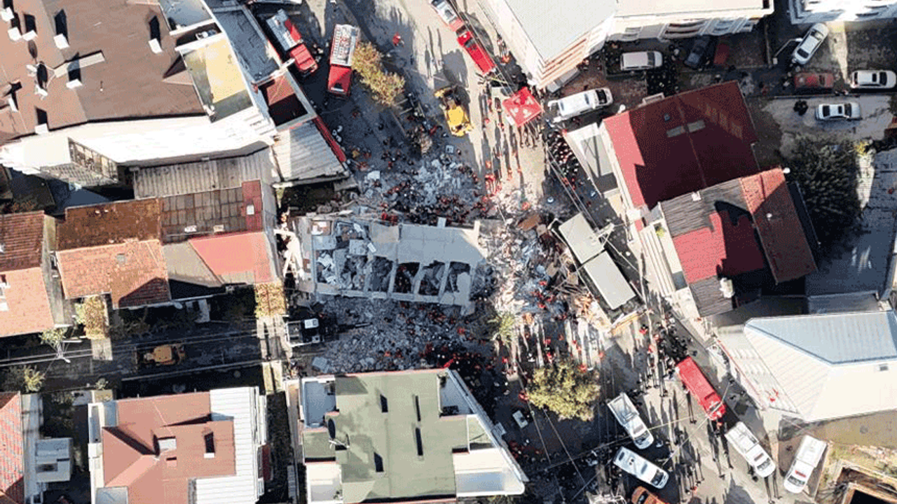 Kocaeli'de çöken bina havadan görüntülendi