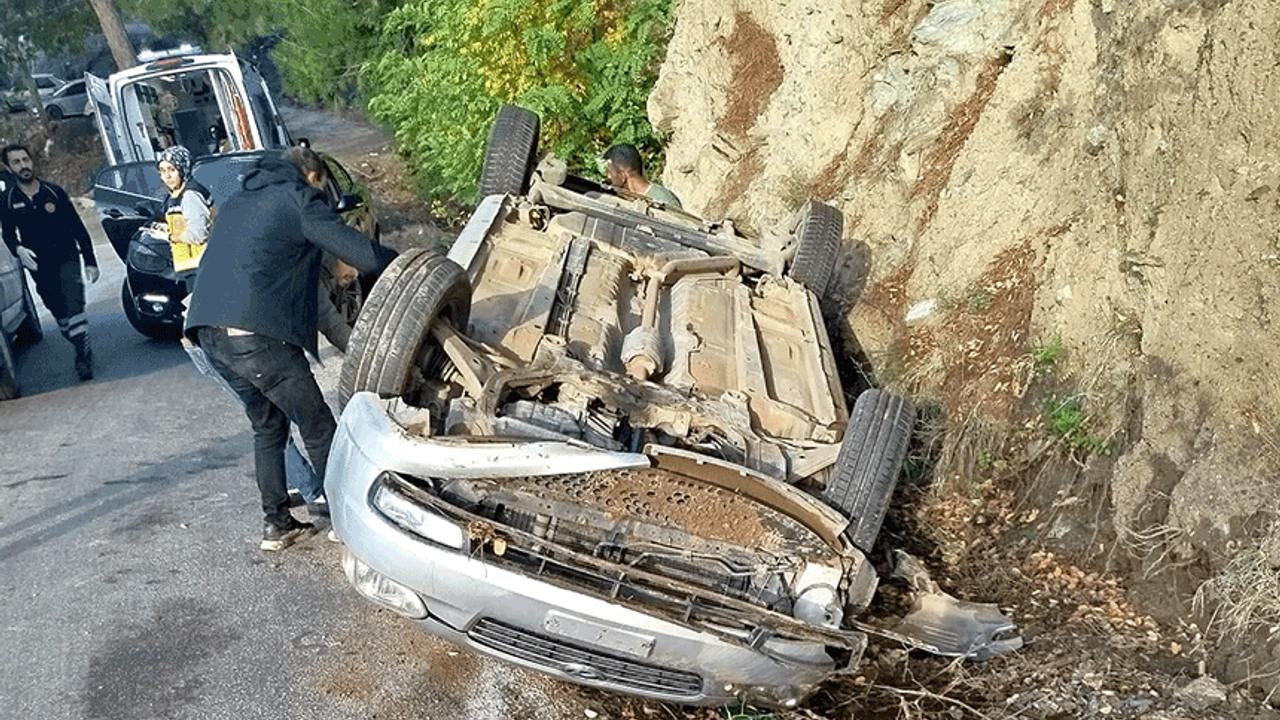 Osmaniye'de otomobil şarampole devrildi: 1'i çocuk 6 yaralı