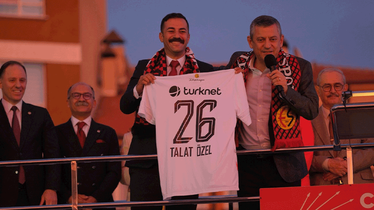Özel,  Eskişehirspor sevgisini mitingde paylaştı