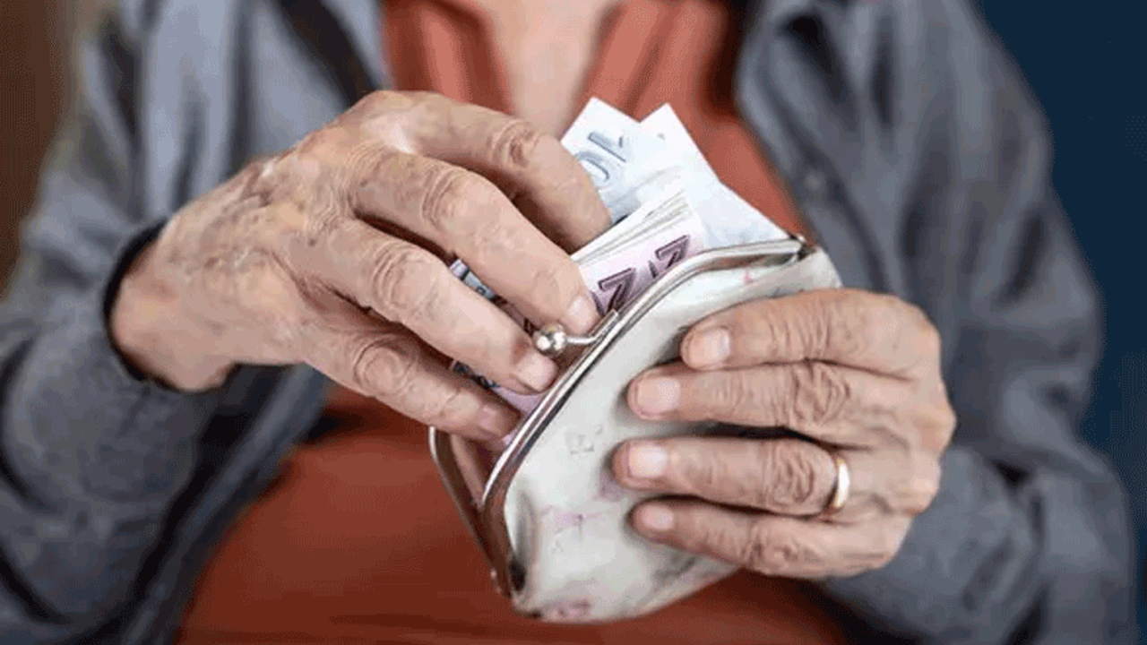 Prim borcu çıkan emeklinin aylığından yüzde 25 kesinti yapılacak