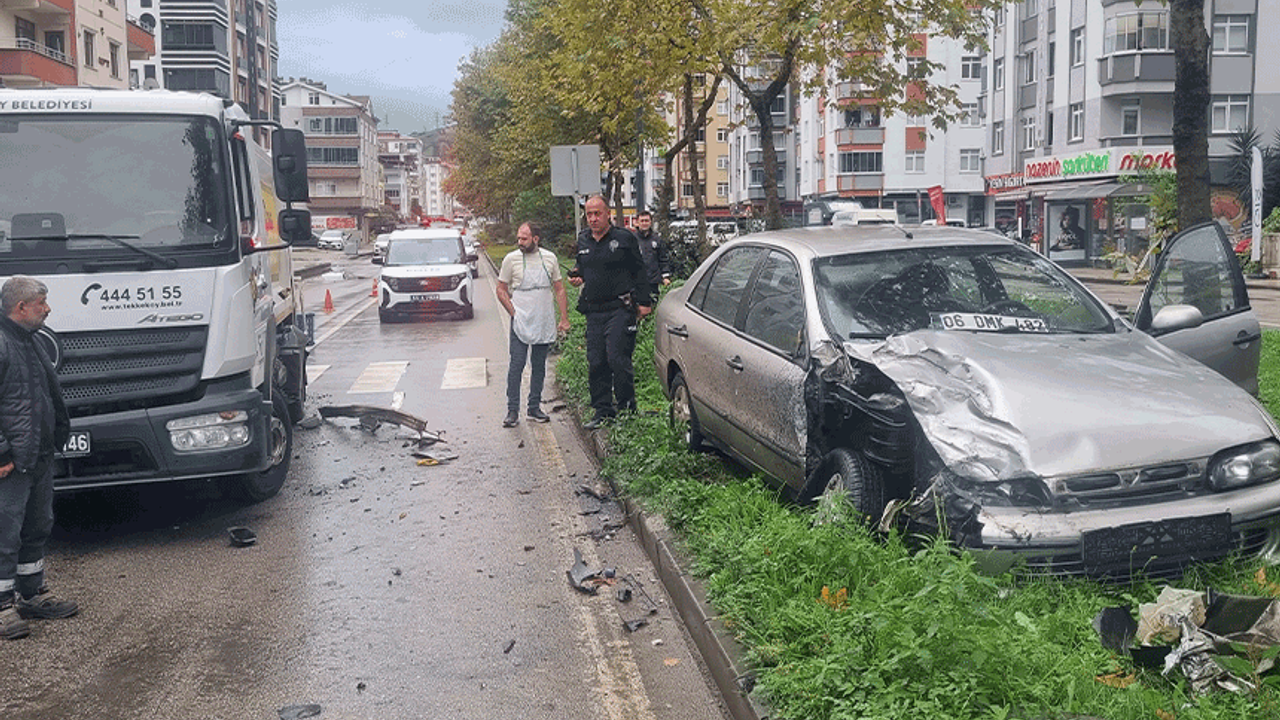 Samsun’da otomobil çöp kamyonuna çarptı: 1 yaralı