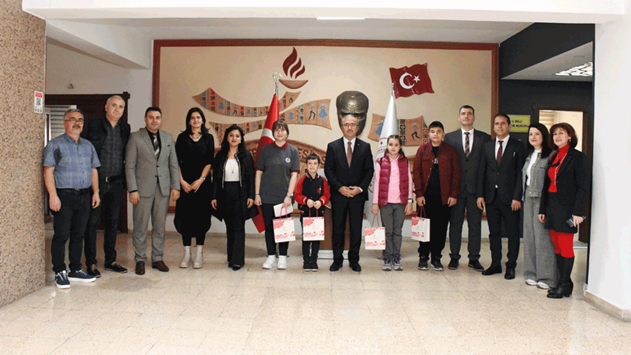 Sinan Aydın, yarışma birincilerini makamında ağırladı