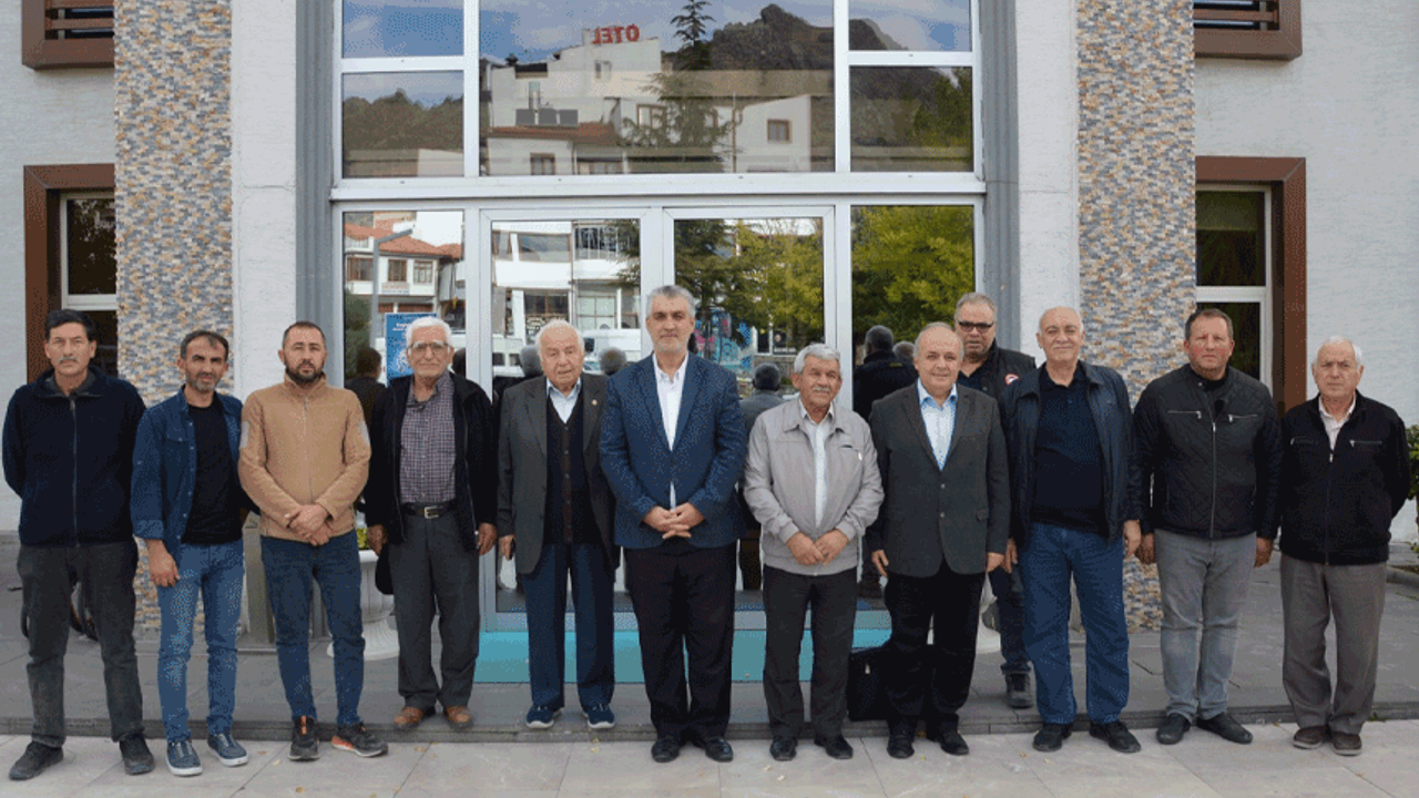Sivrihisar İslâmi İlimler Vakfı'nın Genel Kurulu yapıldı, Başkan Özkan Akay güven tazeledi