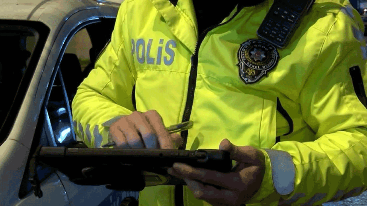Trafik ekiplerinden Eskişehir'de sıkı denetim: 7 bin 809 ceza, 327 araca men