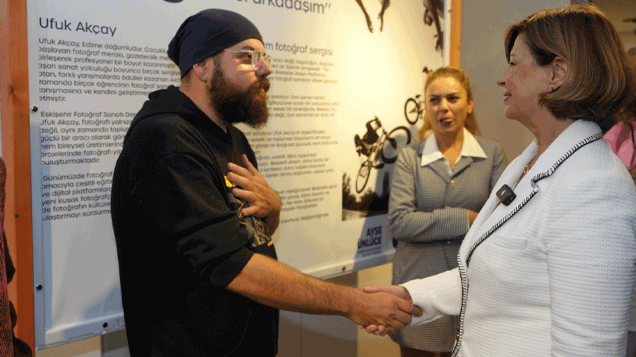 Ünlüce, “Yol Arkadaşım” sergisinin açılışına katıldı