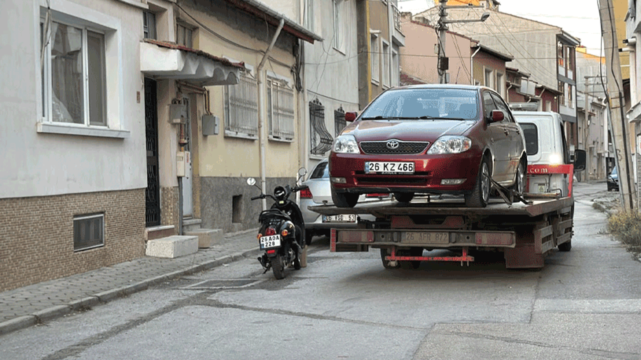 Eskişehir'de polisten kaçan sürücüye 400 bin TL ceza