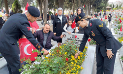 Edirnekapı Şehitliği'nde buruk bayram