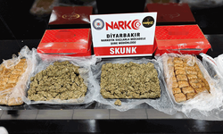 Üstü baklava ile kapatılmış tatlı kutularının içinden uyuşturucu çıktı