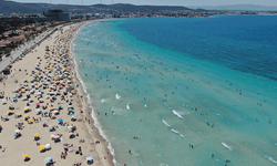 Çeşme’nin nüfusu bir milyonu aştı plajlar doldu taştı