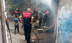 Ağrı’da ahırda çıkan yangın korkuttu