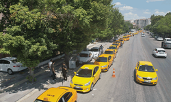 Başkent'te tarife yenilendi taksiciler güncelleme için uzun kuyruklar oluşturdu