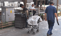 Eskişehir'de doğuştan gelen engeline rağmen ekmek parası peşinde