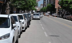 Eskişehir'de otopark sıkıntısı kazaya davetiye çıkarıyor