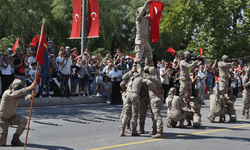 Eskişehir’de yediden yetmişe büyük zafer coşkusu 