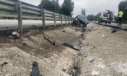 Afyon'da Bariyerlere çarpan hafif ticari araçta 24 yaşındaki genç yaşamını yitirdi