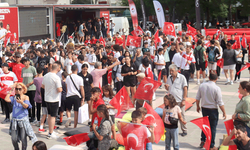 Eskişehir'de milli maç öncesi yüzlerce futbolsever bir arada
