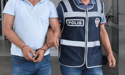 Kütahya'da polisi görünce arabadan attı