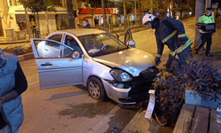 Antalya'da alkollü sürücü ortalığı savaş alanına çevirdi
