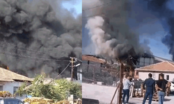 Denizli'de fabrika yangını: Dumanlar gökyüzünü siyaha boyadı