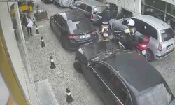 İstanbul'da polisten kaçan motosikletliye başka sürücüden dayak!